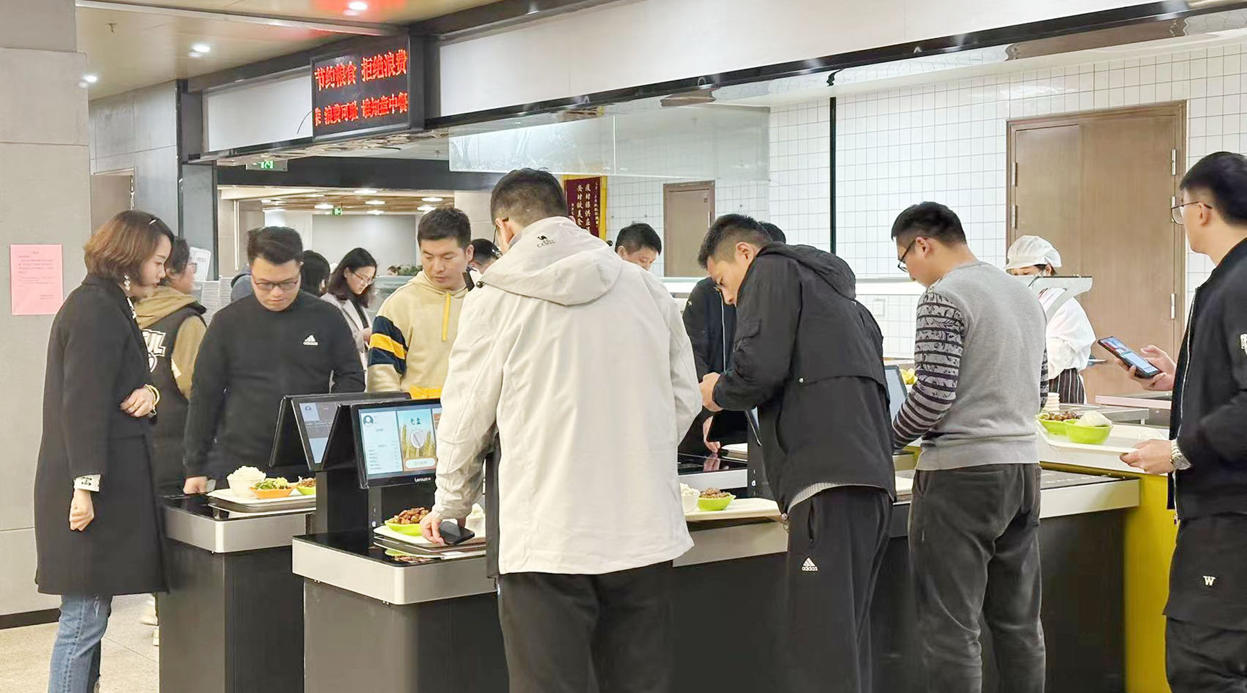 食堂建设成效