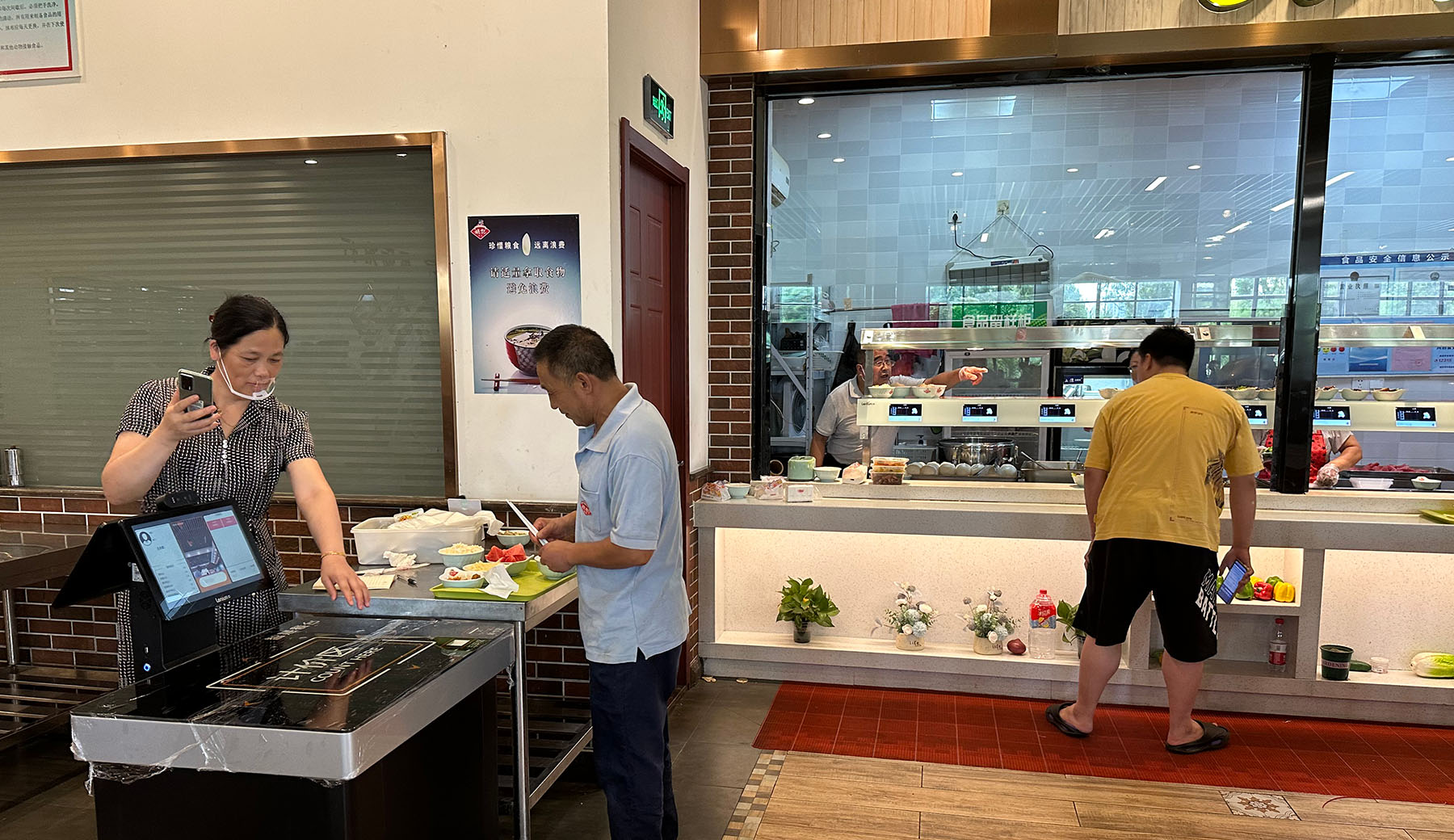 食堂建设成效
