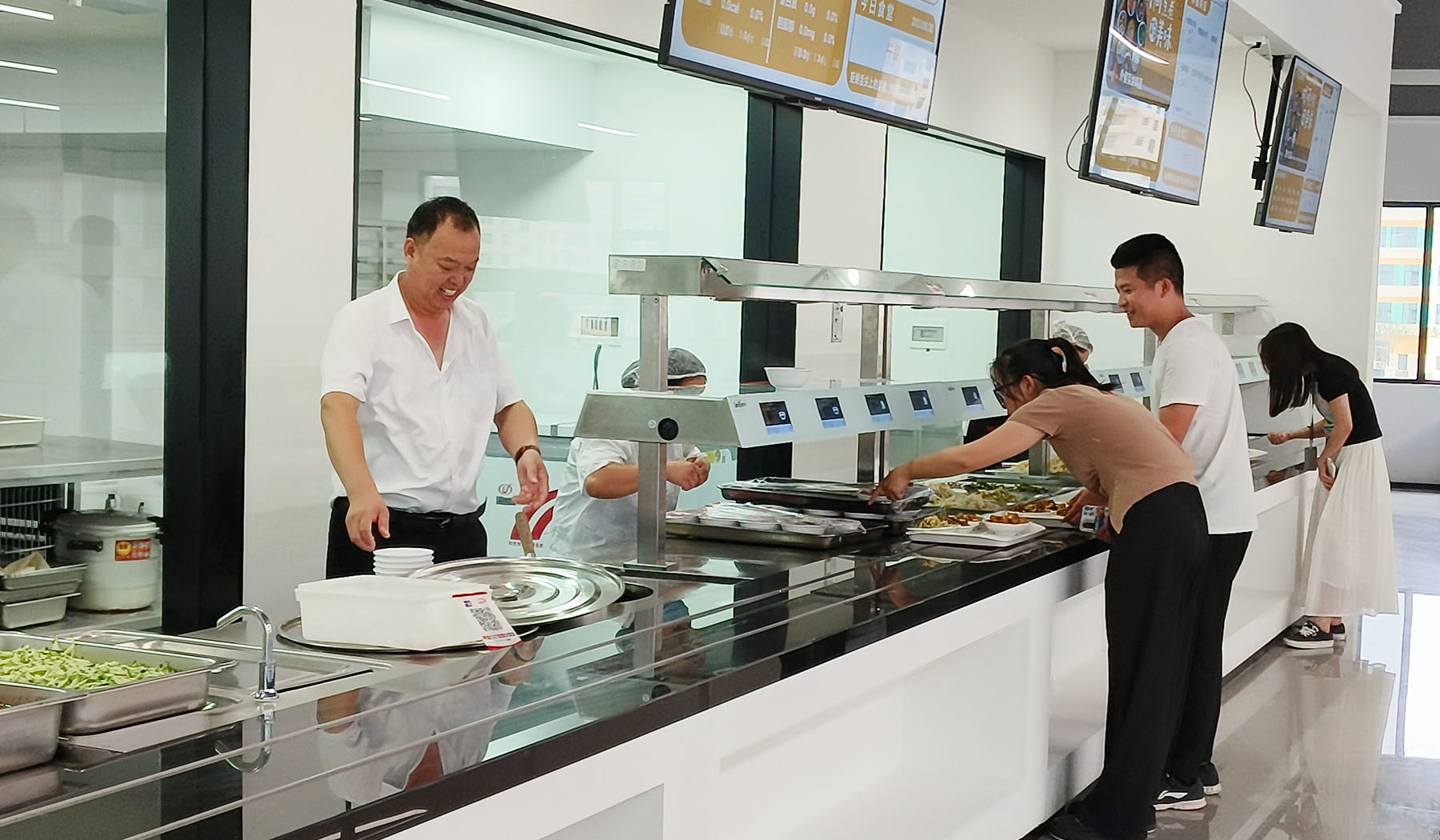 食堂建设成效