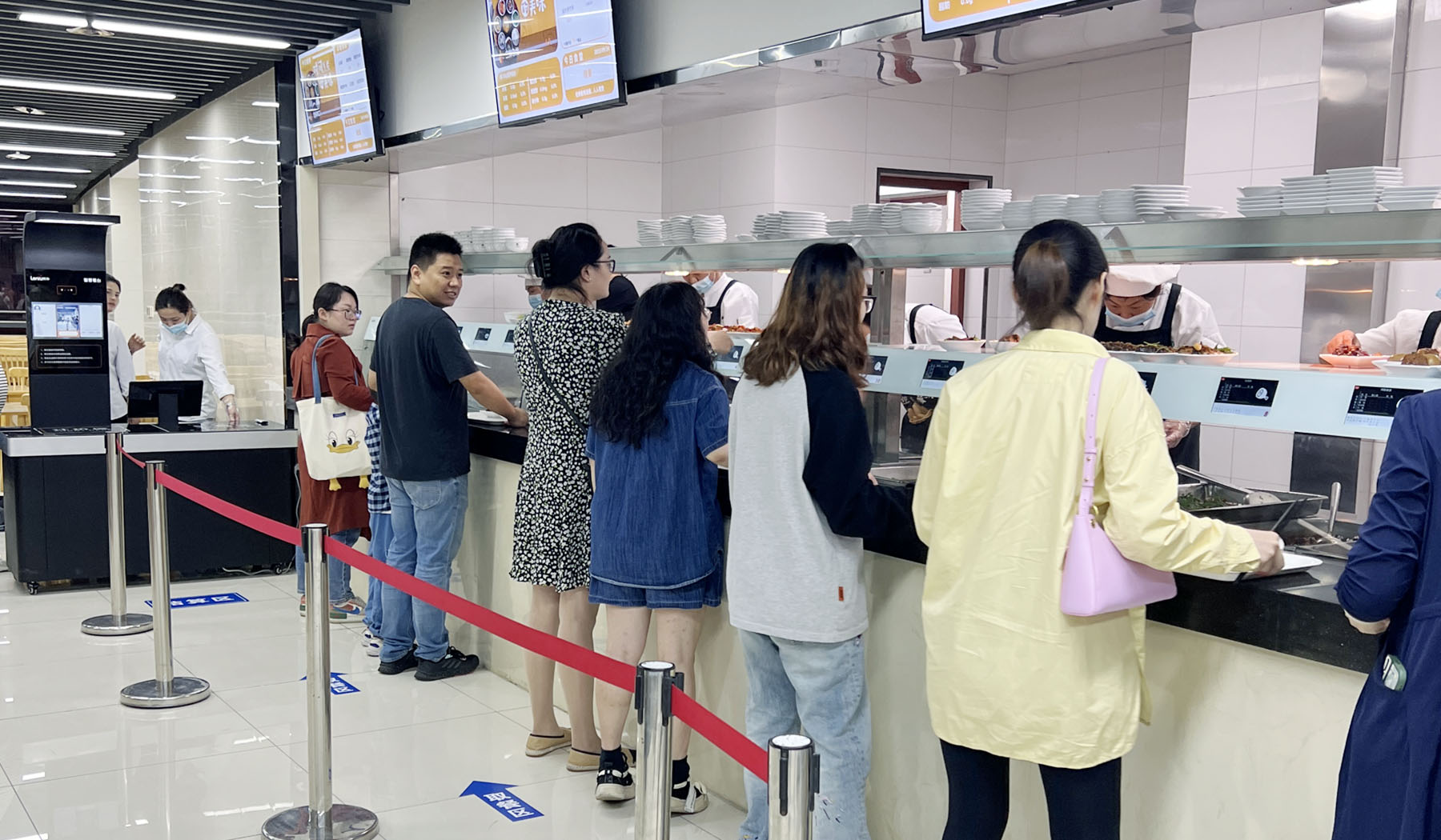 食堂建设成效