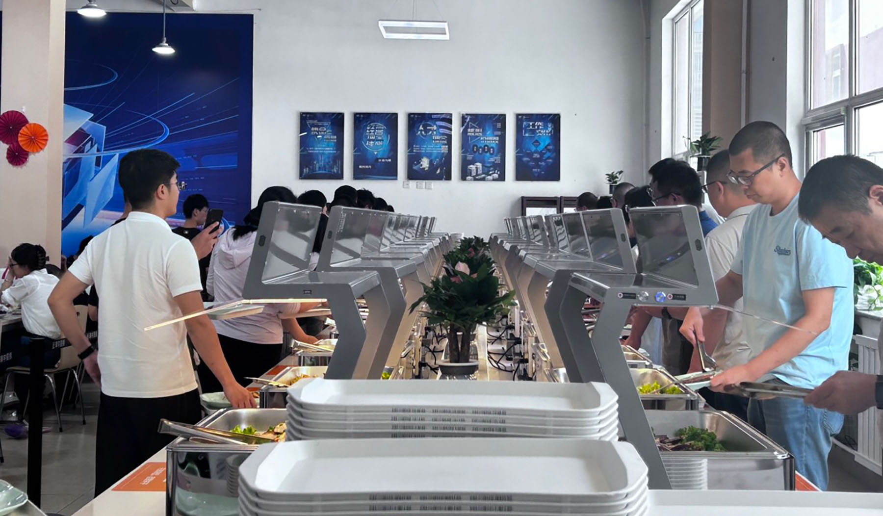 食堂建设成效